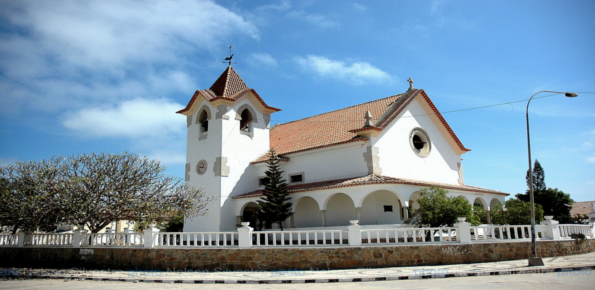 Church-of-Our-Lady-of-Arrábida-1